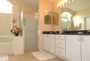 Ref 41 Stunning 4 Bed Villa With own Pool Close to Disney - Bathroom