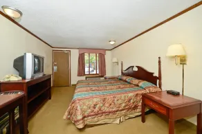 Americas Best Value Inn & Suites Warren Detroit - Rom