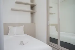 Modern Look And Comfy 2Br At Casa De Parco Apartment - Room