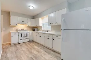 Ski, Hike & Explore: Home 5 Mi to Dtwn Burlington! - Interior