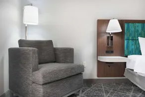 Hampton Inn & Suites Tulsa/Central - Room