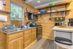 Glamping Getaway at Lake Carmi Cabin! - Innenbereich
