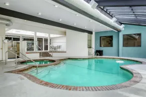 Best Western Seattle Airport Hotel - Pool