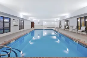 Staybridge Suites Columbia-Highway 63 & I-70 by IHG - Piscine