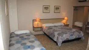 The Commercial Hotel - Zimmer