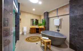 Port Douglas Penthouse Suite - Bathroom