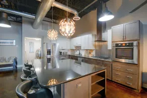 Urban Downtown Roanoke Loft w/ Private Hot Tub - Interior