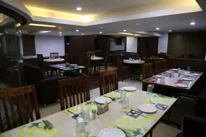 Hotel SPR Inn - Restaurant