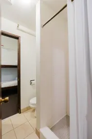 Crystal Mountain Hotels - Baño