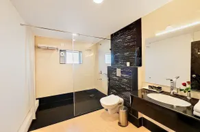 Bidar Gateway - Baño