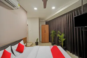 Hotel Sukoon, Best Luxurious Hotel Rooms In Surat City Center - Room