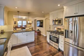 Bridgeport Vacation Rental - Walk to Beach! - Innenbereich