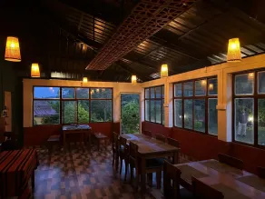 Aruvi Mountain Villa Vagamon - Pet Friendly Nature Stay by VOYE HOMES - Restaurant