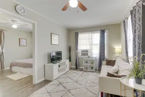 ~ 1 Mi to the Strand: Central Unit in Galveston! - Interior