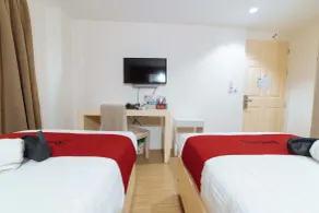 RedDoorz Plus at Hotel Metro Kalibo - Room