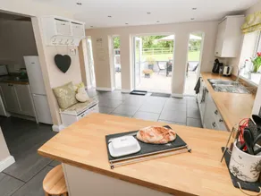 Pondfield Gate - Interior