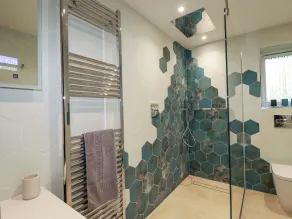 Lake View - Bathroom