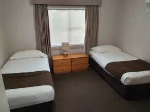 The Aston Motel Tamworth - Room
