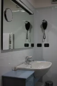Master Hotel - Baño