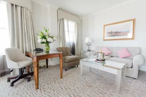 Warwick Melrose Hotel - Chambre