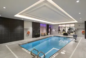 Bloom Mississauga, Tapestry Collection by Hilton - Piscine