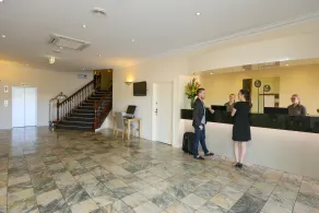 Best Western Plus Hovell Tree Inn - Reception