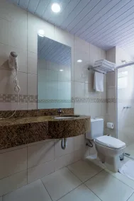 Luds Comfort Hotel - Baño