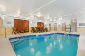Comfort Suites Columbia Northeast - Fort Jackson - Pool