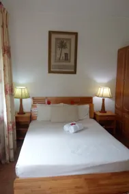 Reef Holiday Apartments - Room