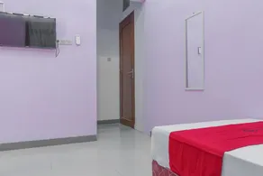 RedDoorz Syariah @ Puri Kalijaga Street - Room