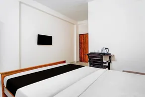 Super Collection O RS Puram North Railway Station Formerly RG Residency - Chambre