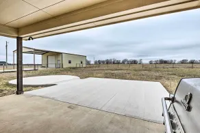 Secluded Krum Home w/ Patio & Gas Grill! - Interiør