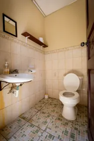 Poco a Poco Hostel - Bathroom