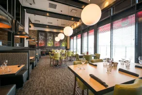 Acclaim Hotel by CLIQUE - Restaurant