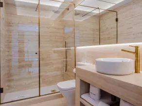 Browns Avenue Hotel - Bathroom
