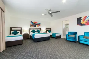 Adelaide Royal Coach - Room