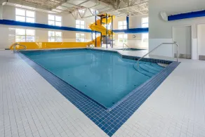 Microtel Inn & Suites by Wyndham Portage La Prairie - Piscine