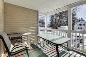 Walk to DW Field Park! Spacious Home w/ Deck - Interior