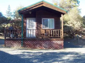 Lake of the Springs Camping Resort Cottage 7 - Værelse