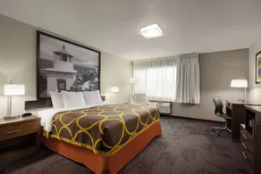 Super 8 by Wyndham Eureka - Chambre