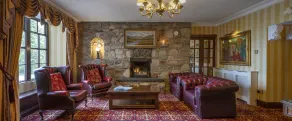 Abbeyglen Castle Hotel - Sitzecke in der Lobby