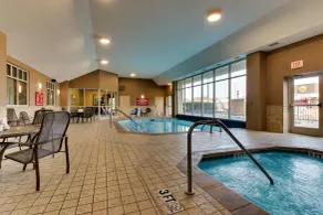 Drury Inn & Suites Meridian - Piscine
