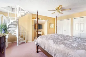 Charming Victorian Home in Okotoks Elegant Comfort Modern Convenience - Quarto