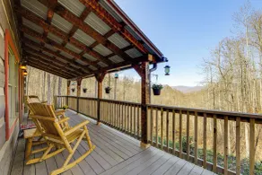 Hot Tub Haven! Mtn-View Home 13 Mi to Bryson City! - Innvendig