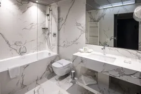Central Plaza Hotel - Badezimmer