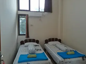 Imam Bonjol Hostel - Chambre