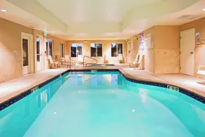 Holiday Inn Express Reno Airport by IHG - Piscina