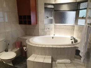 The Monte Carlo - Bathroom