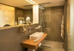 Hotel Kaprunerhof - Bathroom