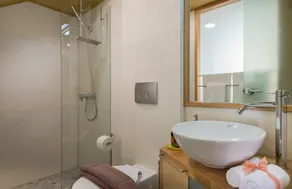 Neoria Houses - Bad